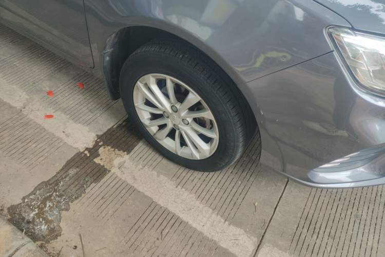 Used Geely Auto Vision 2020 1.5L Manual Asian Games Edition Right Front Wheel Hub
