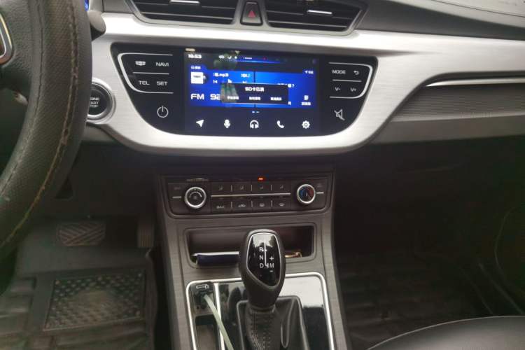 Used Geely Auto Vision 2020 1.5L CVT Asian Games Edition Audio And AC Panel