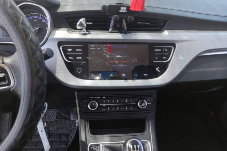 Used Geely Auto Vision 2020 Revised 1.5L Manual Asian Games Edition Audio And AC Panel