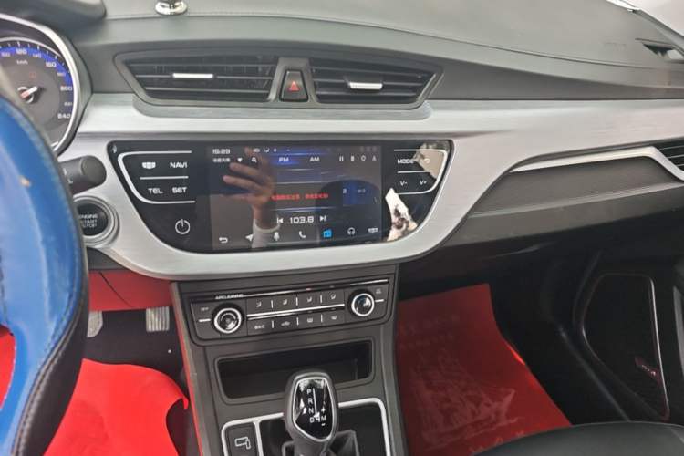 Used Geely Auto Vision 2020 1.5L CVT Value Edition Audio And AC Panel