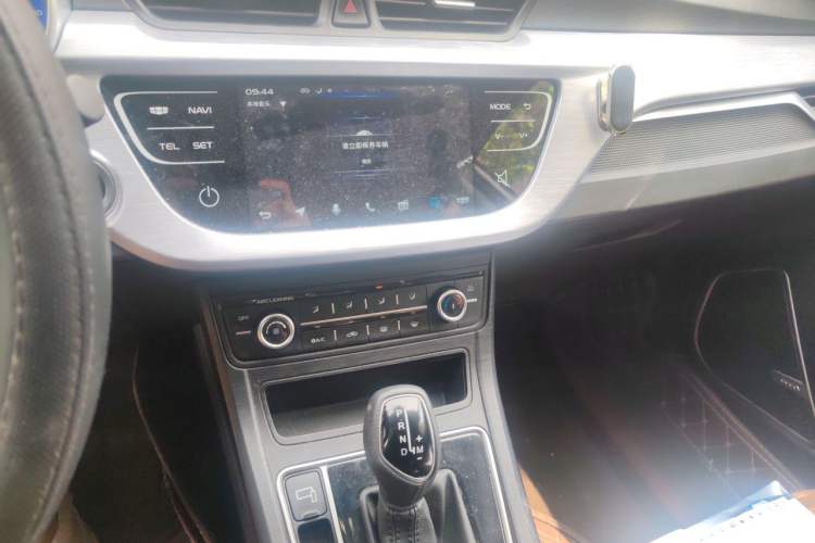 Used Geely Auto Vision 2020 1.5L CVT Asian Games Edition Audio And AC Panel
