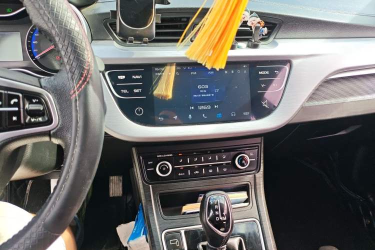 Used Geely Auto Vision 2020 1.5L CVT Luxury Model Audio And AC Panel