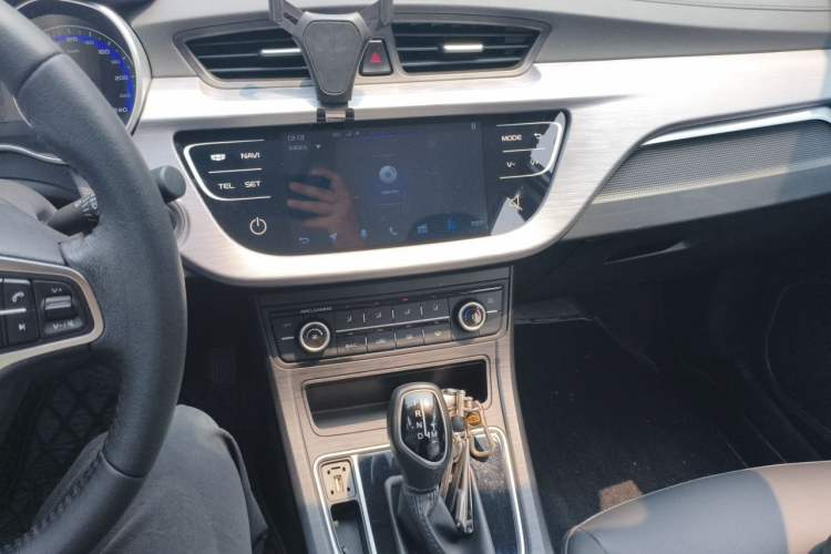 Used Geely Auto Vision 2020 Revised Version 1.5L CVT Asian Games Edition Audio And AC Panel