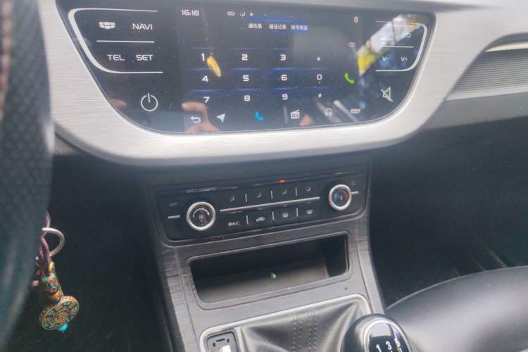 Used Geely Auto Vision 2020 Revised 1.5L Manual Asian Games Edition Audio And AC Panel