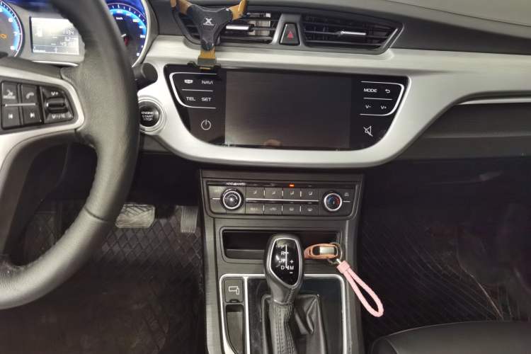 Used Geely Auto Vision 2020 Revised Version 1.5L CVT Asian Games Edition Audio And AC Panel