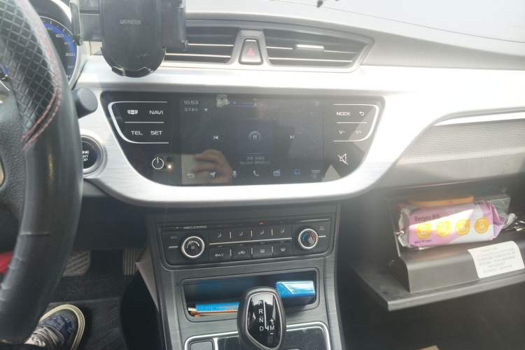 Used Geely Auto Vision 2020 Revised Version 1.5L CVT Asian Games Edition Audio And AC Panel
