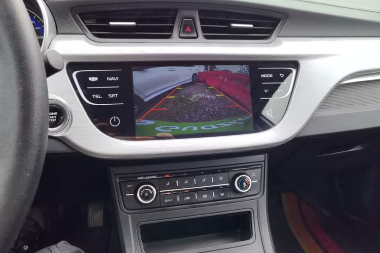 Used Geely Auto Vision 2020 Revised Version 1.5L CVT Asian Games Edition Audio And AC Panel