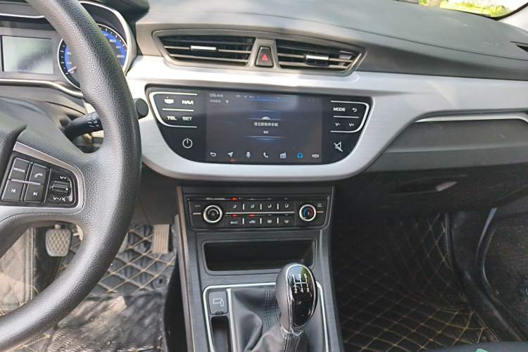 Used Geely Auto Vision 2020 1.5L Manual Value Edition Audio And AC Panel