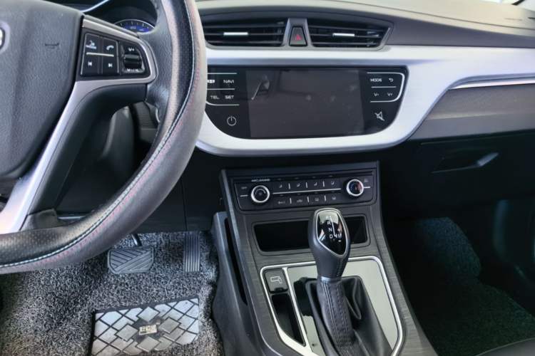 Used Geely Auto Vision 2020 Revised Version 1.5L CVT Asian Games Edition Audio And AC Panel
