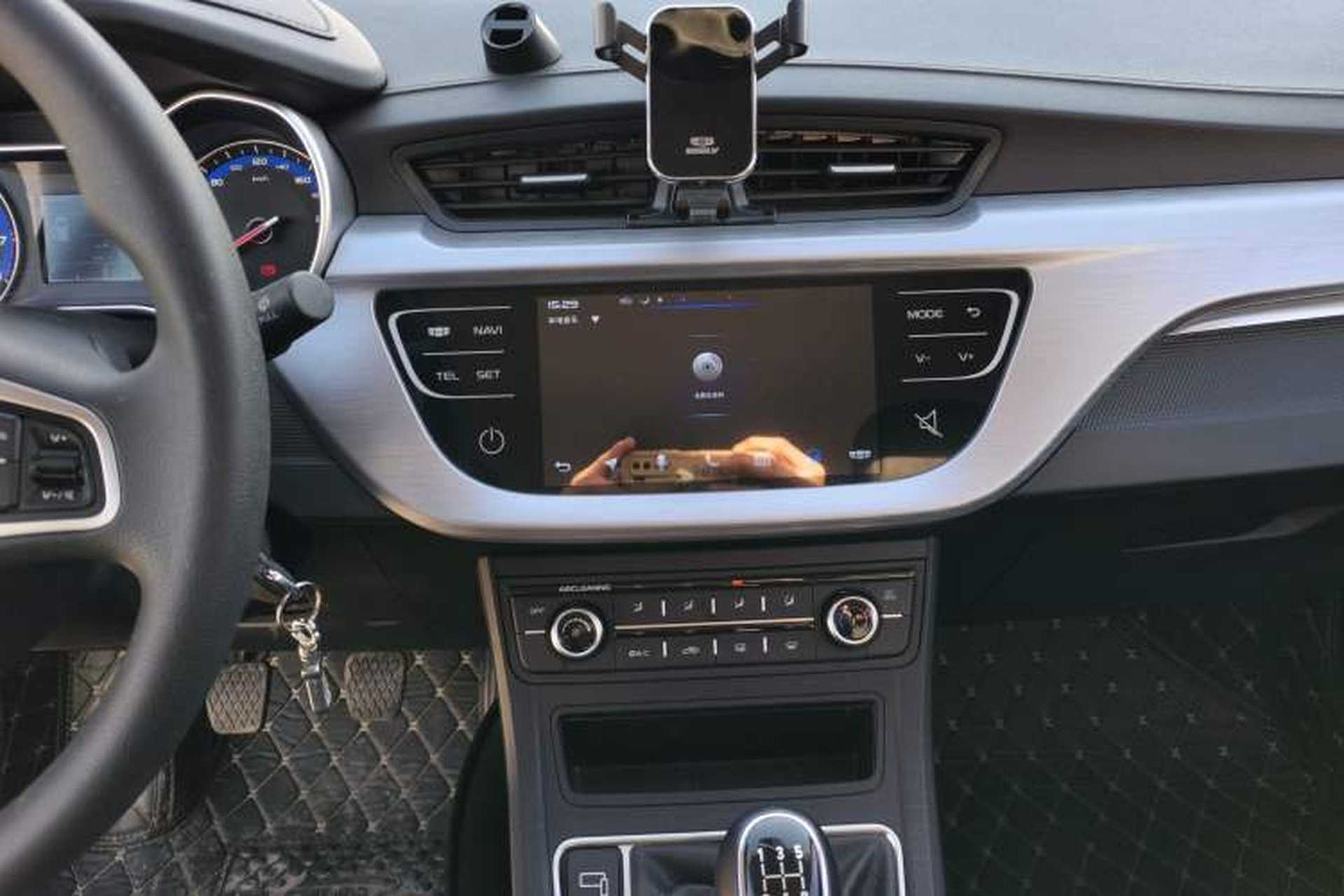 Used Geely Auto Vision 2020 1.5L Manual Value Edition Audio And AC Panel