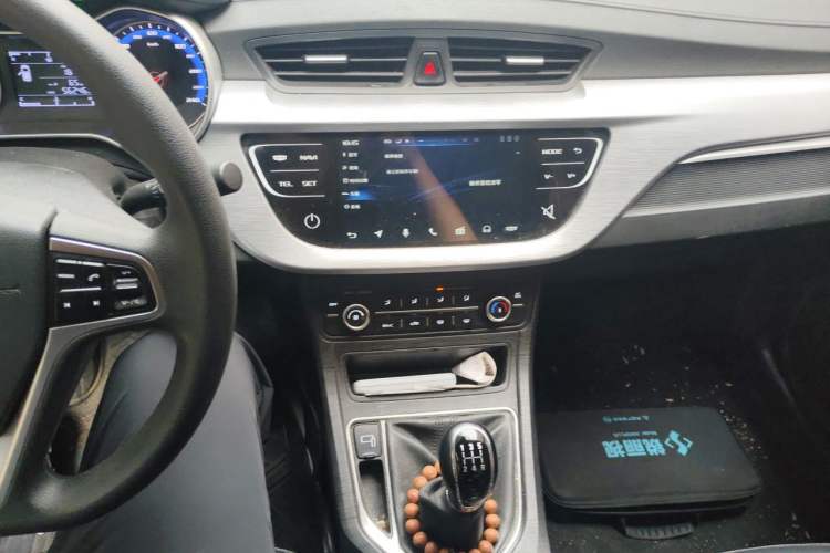 Used Geely Auto Vision 2020 1.5L Manual Value Edition Audio And AC Panel