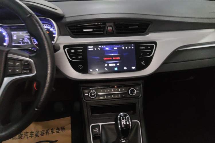 Used Geely Auto Vision 2020 Revised 1.5L Manual Asian Games Edition Audio And AC Panel