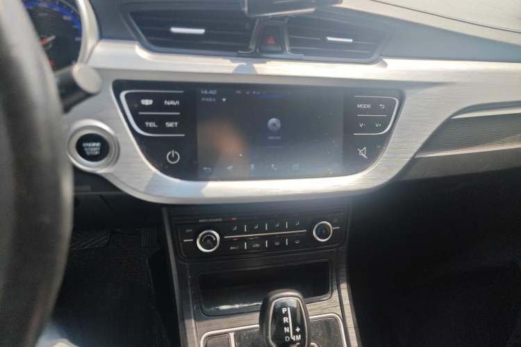 Used Geely Auto Vision 2020 Revised Version 1.5L CVT Asian Games Edition Audio And AC Panel