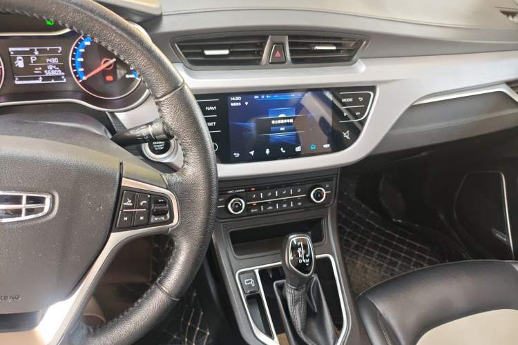 Used Geely Auto Vision 2020 1.5L CVT Luxury Model Audio And AC Panel