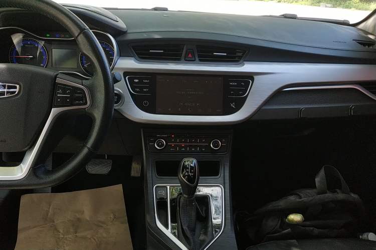 Used Geely Auto Vision 2020 Revised Version 1.5L CVT Asian Games Edition Audio And AC Panel