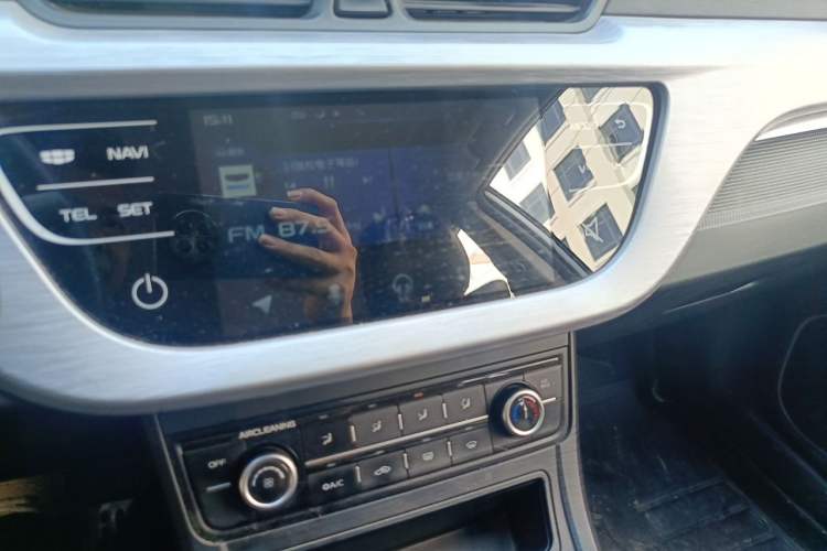 Used Geely Auto Vision 2020 1.5L CVT Asian Games Edition Audio And AC Panel