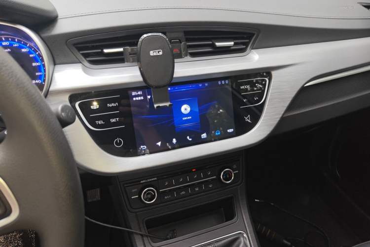 Used Geely Auto Vision 2020 1.5L Manual Value Edition Audio And AC Panel