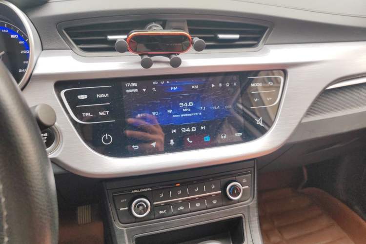 Used Geely Auto Vision 2020 1.5L CVT Asian Games Edition Audio And AC Panel