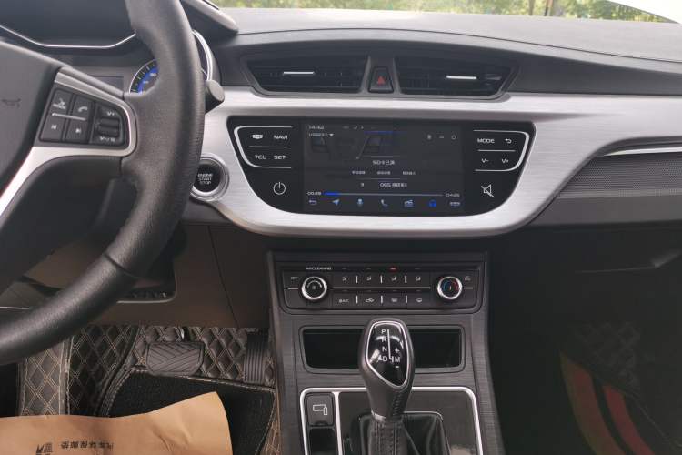 Used Geely Auto Vision 2020 1.5L CVT Asian Games Edition Audio And AC Panel