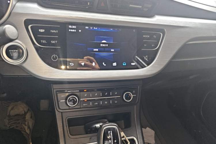 Used Geely Auto Vision 2020 Revised Version 1.5L CVT Asian Games Edition Audio And AC Panel