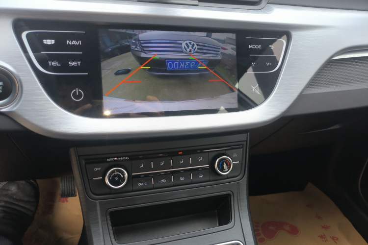 Used Geely Auto Vision 2020 Revised Version 1.5L CVT Asian Games Edition Audio And AC Panel