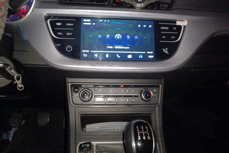 Used Geely Auto Vision 2020 1.5L Manual Value Edition Audio And AC Panel