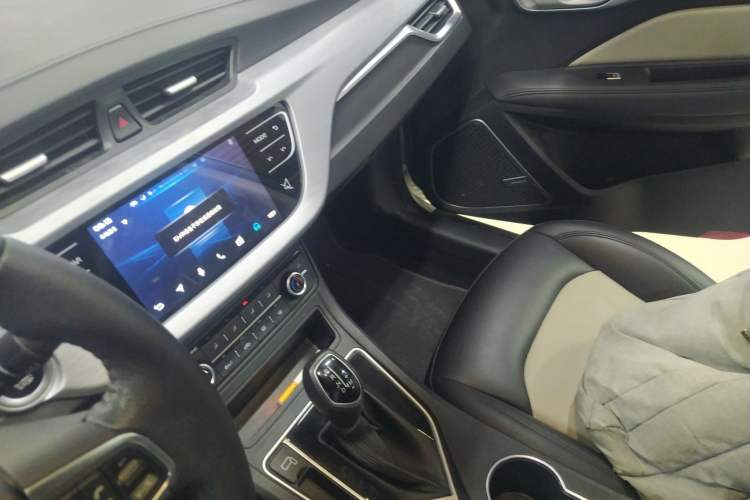Used Geely Auto Vision 2020 Revised Version 1.5L CVT Asian Games Edition Audio And AC Panel