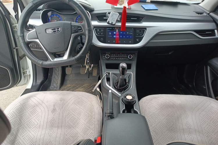 Used Geely Auto Vision 2020 Revised 1.5L Manual Asian Games Edition Center Console