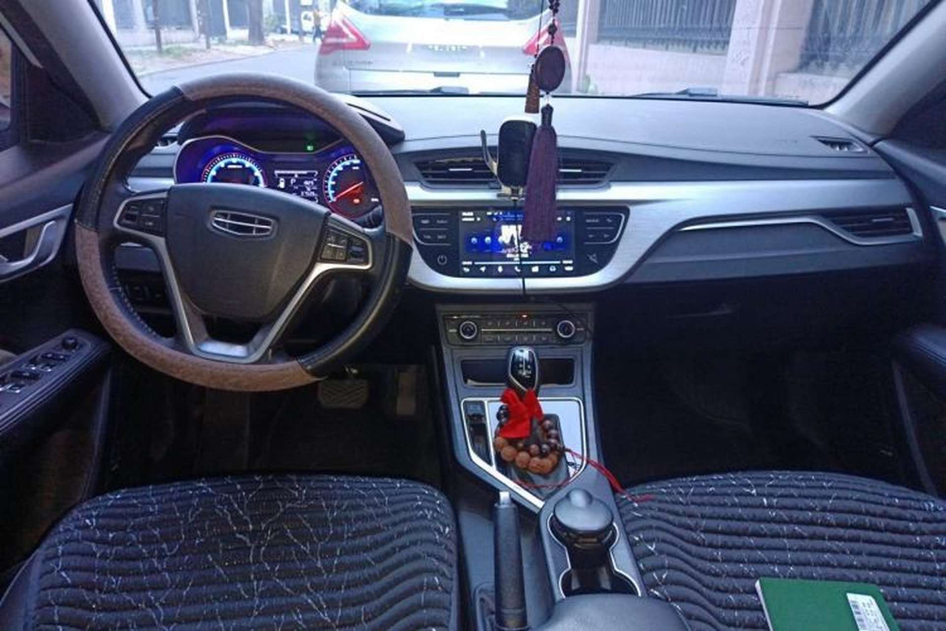 Used Geely Auto Vision 2020 Revised Version 1.5L CVT Asian Games Edition Center Console