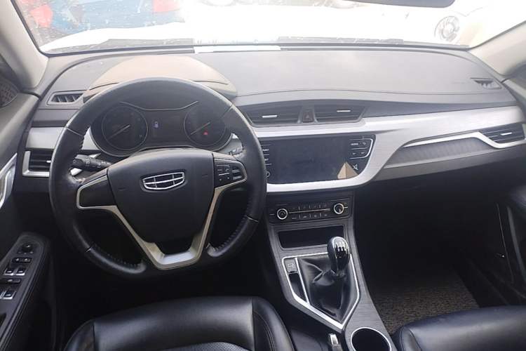 Used Geely Auto Vision 2020 Revised 1.5L Manual Asian Games Edition Center Console