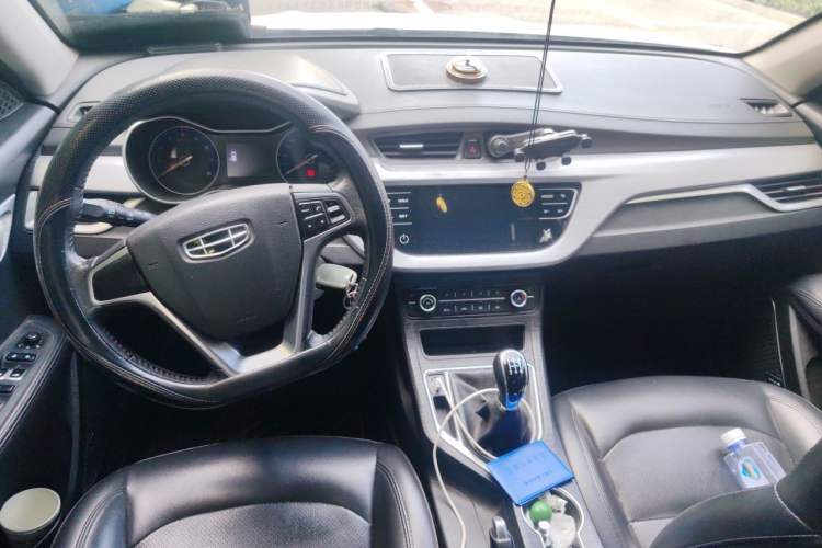Used Geely Auto Vision 2020 Revised 1.5L Manual Asian Games Edition Center Console