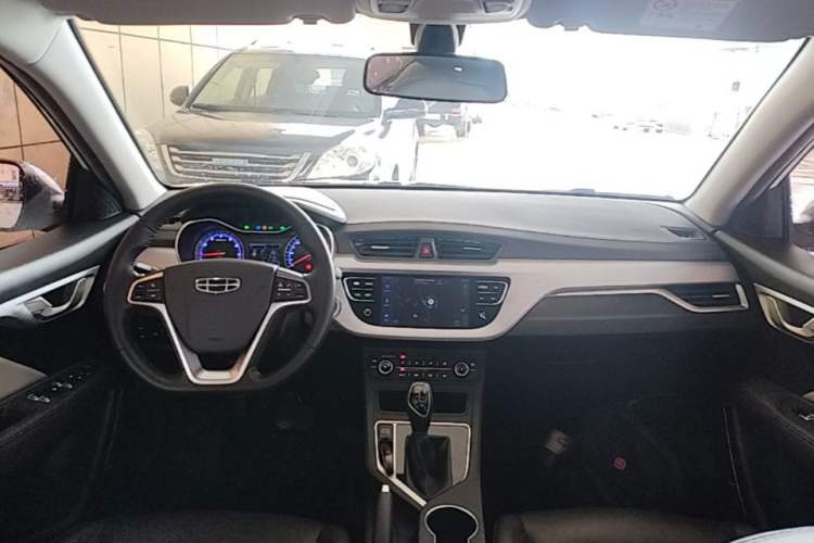 Used Geely Auto Vision 2020 Revised Version 1.5L CVT Asian Games Edition Center Console
