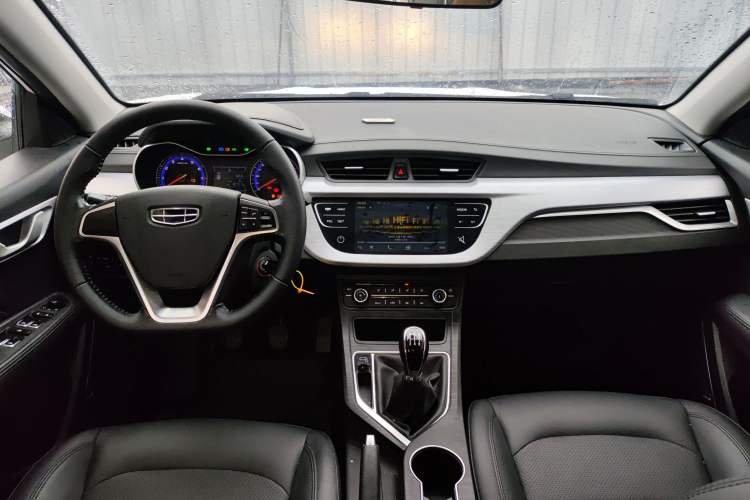 Used Geely Auto Vision 2020 Revised 1.5L Manual Asian Games Edition Center Console