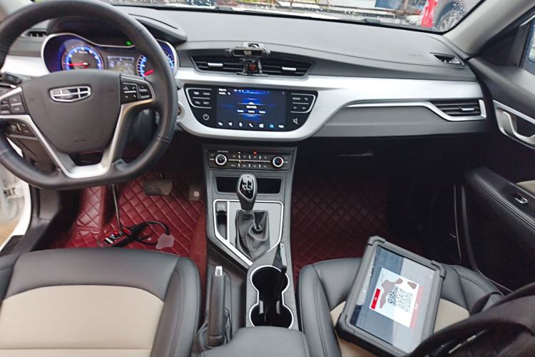 Used Geely Auto Vision 2020 Revised Version 1.5L CVT Asian Games Edition Center Console