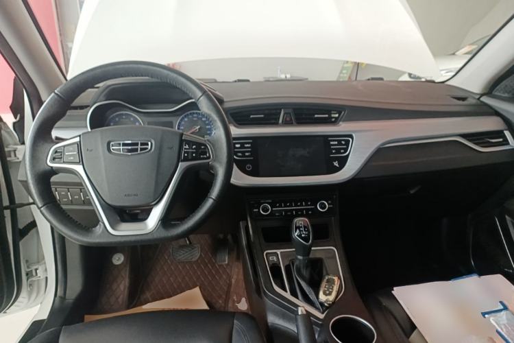 Used Geely Auto Vision 2020 Revised Version 1.5L CVT Asian Games Edition Center Console