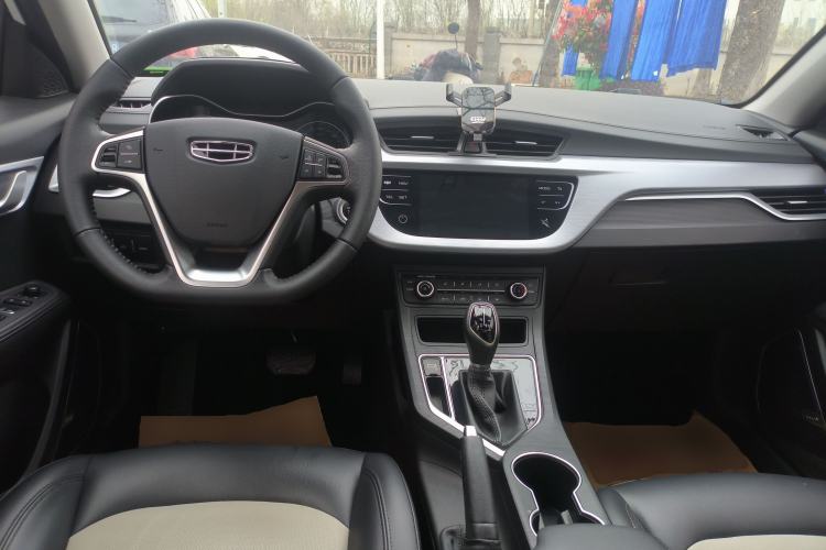 Used Geely Auto Vision 2020 Revised Version 1.5L CVT Asian Games Edition Center Console