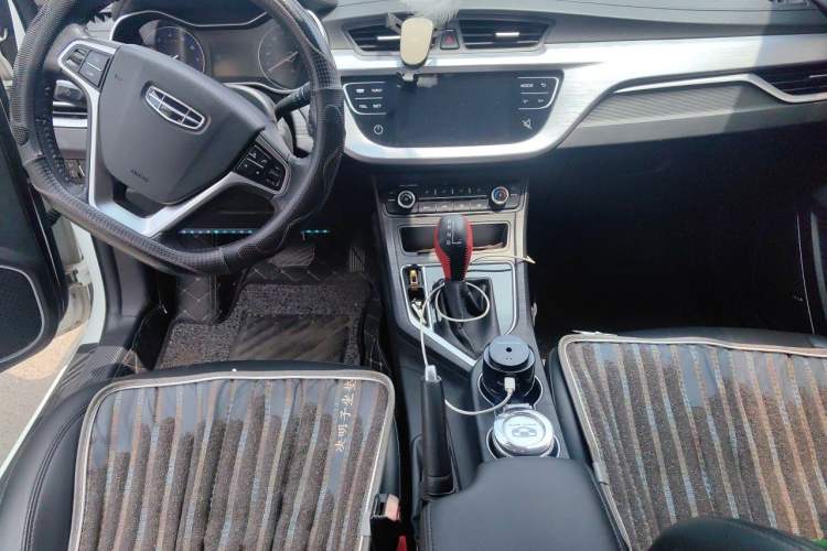 Used Geely Auto Vision 2020 Revised Version 1.5L CVT Asian Games Edition Center Console