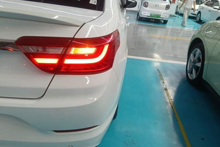 Used Geely Auto Vision 2020 Revised Version 1.5L CVT Asian Games Edition Exterior 3