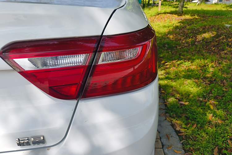 Used Geely Auto Vision 2020 1.5L Manual Value Edition Exterior 3
