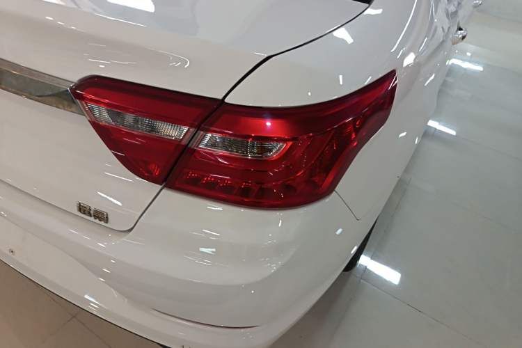 Used Geely Auto Vision 2020 Revised 1.5L Manual Asian Games Edition Exterior 3