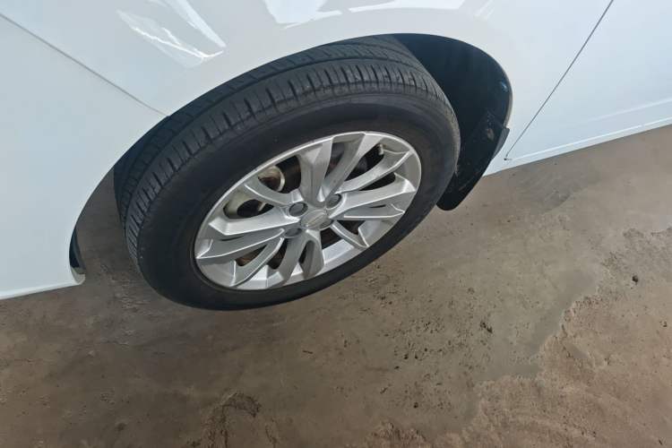 Used Geely Auto Vision 2020 1.5L CVT Asian Games Edition Exterior 4