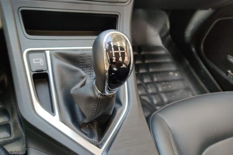 Used Geely Auto Vision 2020 Revised 1.5L Manual Asian Games Edition Gear Lever