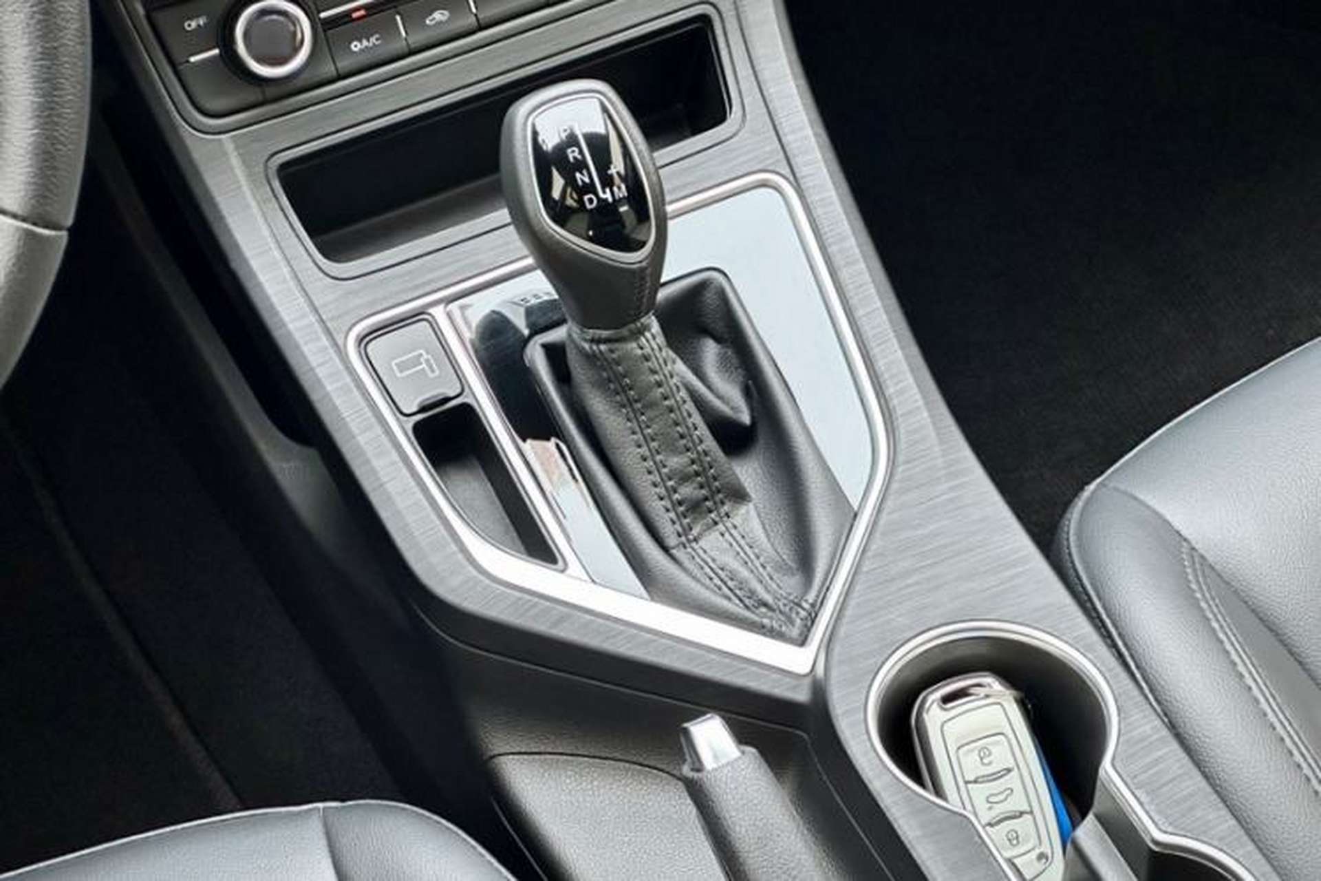 Used Geely Auto Vision 2020 Revised Version 1.5L CVT Asian Games Edition Gear Lever