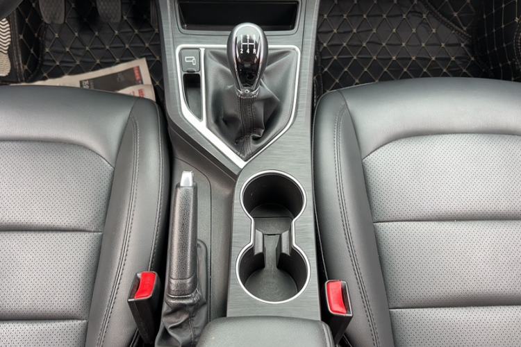 Used Geely Auto Vision 2020 Revised 1.5L Manual Asian Games Edition Gear Lever