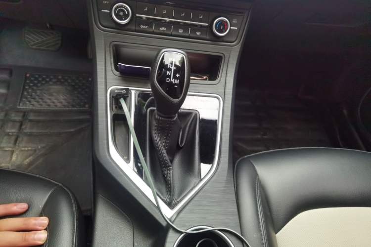 Used Geely Auto Vision 2020 1.5L CVT Asian Games Edition Gear Lever