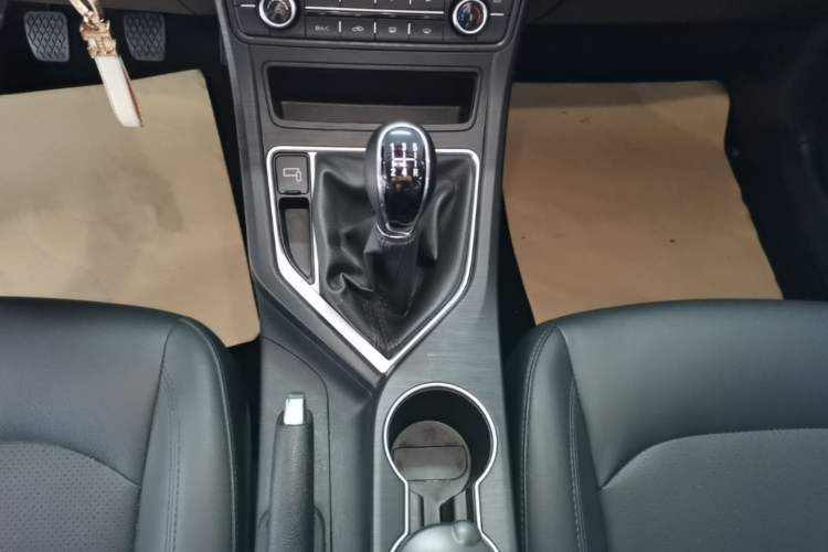 Used Geely Auto Vision 2020 Revised 1.5L Manual Asian Games Edition Gear Lever