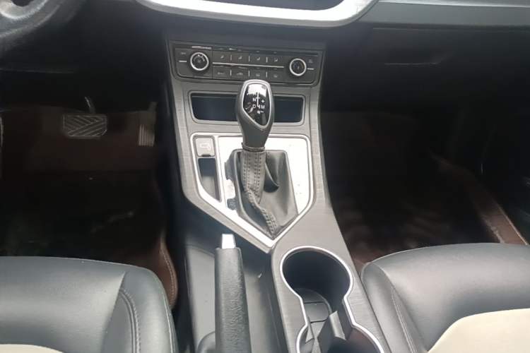 Used Geely Auto Vision 2020 Revised Version 1.5L CVT Asian Games Edition Gear Lever