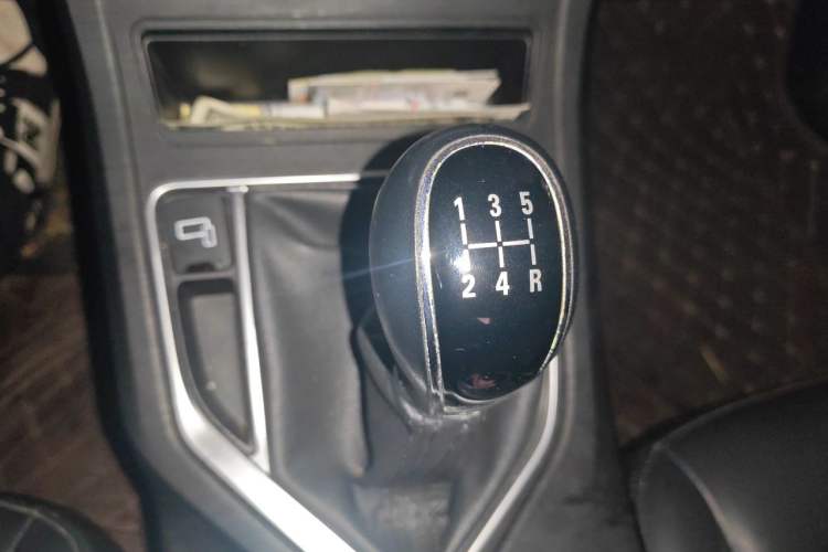 Used Geely Auto Vision 2020 Revised 1.5L Manual Asian Games Edition Gear Lever