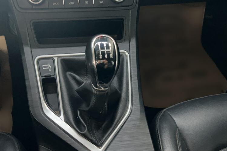 Used Geely Auto Vision 2020 Revised 1.5L Manual Asian Games Edition Gear Lever