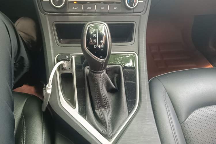 Used Geely Auto Vision 2020 1.5L CVT Value Edition Gear Lever